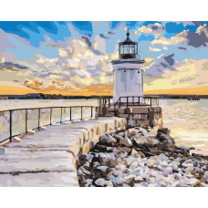 Маяк в сонячному світлі