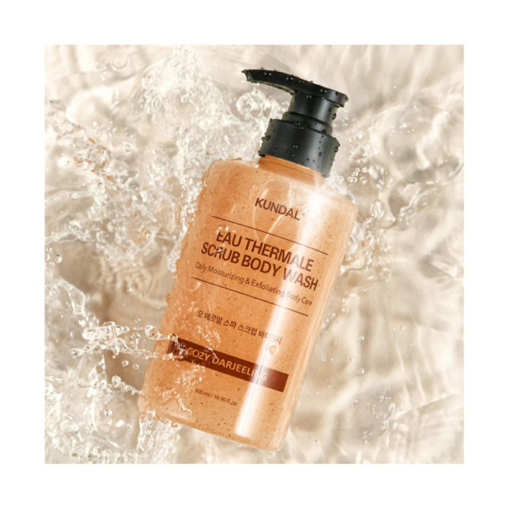 Гель для душу Kundal Eau Thermal Scrub Body Wash Cozy Darjeeling 500 мл (8809809428662)