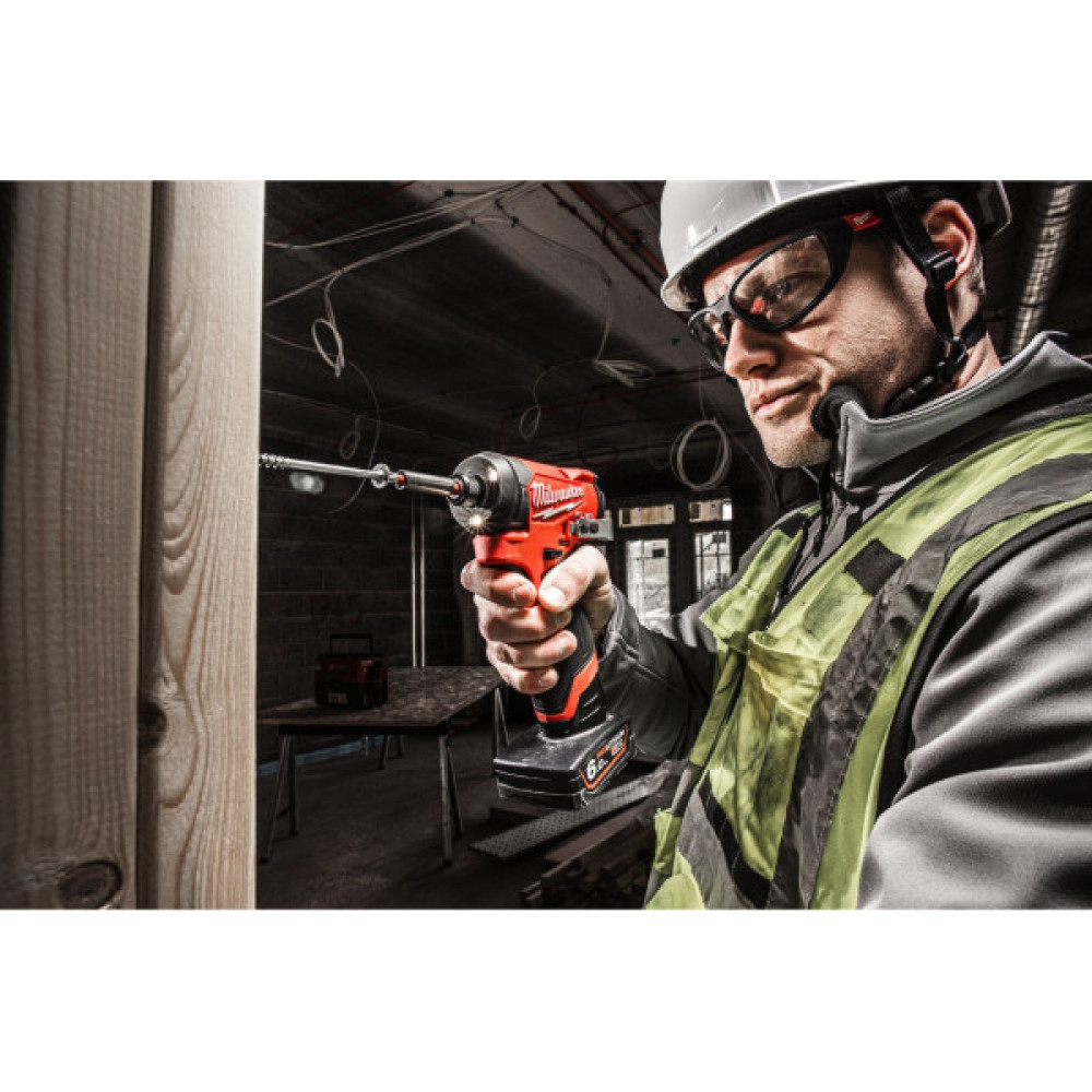 Гвинтоверт ударний акумуляторний Milwaukee M12 FID2-202X 12В АКБ 2х2А·год 0-4000об·хв 170Нм 1/4" ЗП C12C жилет кейс