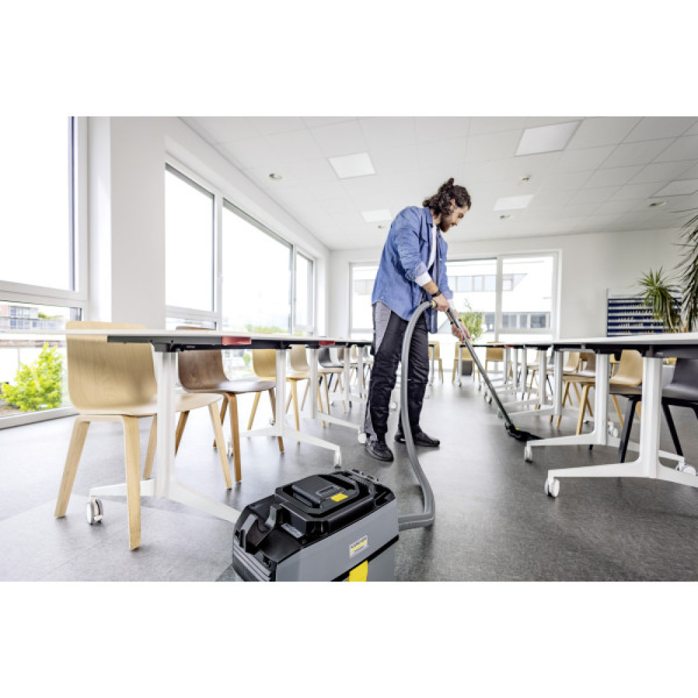 Пилосос професійний акумуляторний Karcher T 10/1 Bp MODULAR RANGE! 36В 223мБар контейнер 10л 6.8кг без АКБ та ЗП