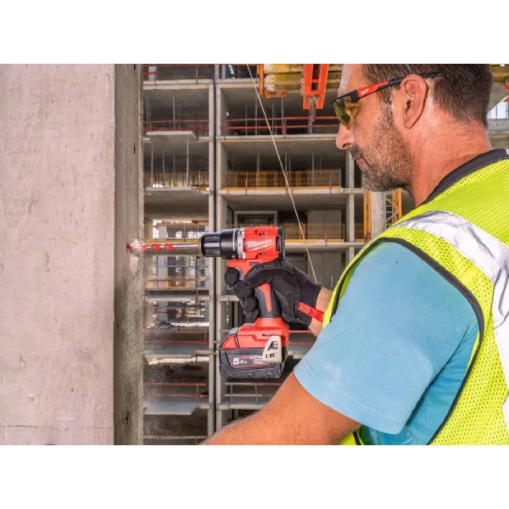 Шурупокрут-дриль акумуляторний Milwaukee M18 BLPDRC-502C 18В 2х5А·год М12-М18 60Нм 0·1700об/хв 1.5кг