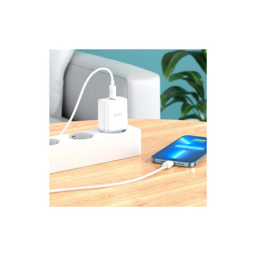 Зарядний пристрій HOCO C104A USB-C PD20W + cable USB-C to Lightning white (6931474782908)