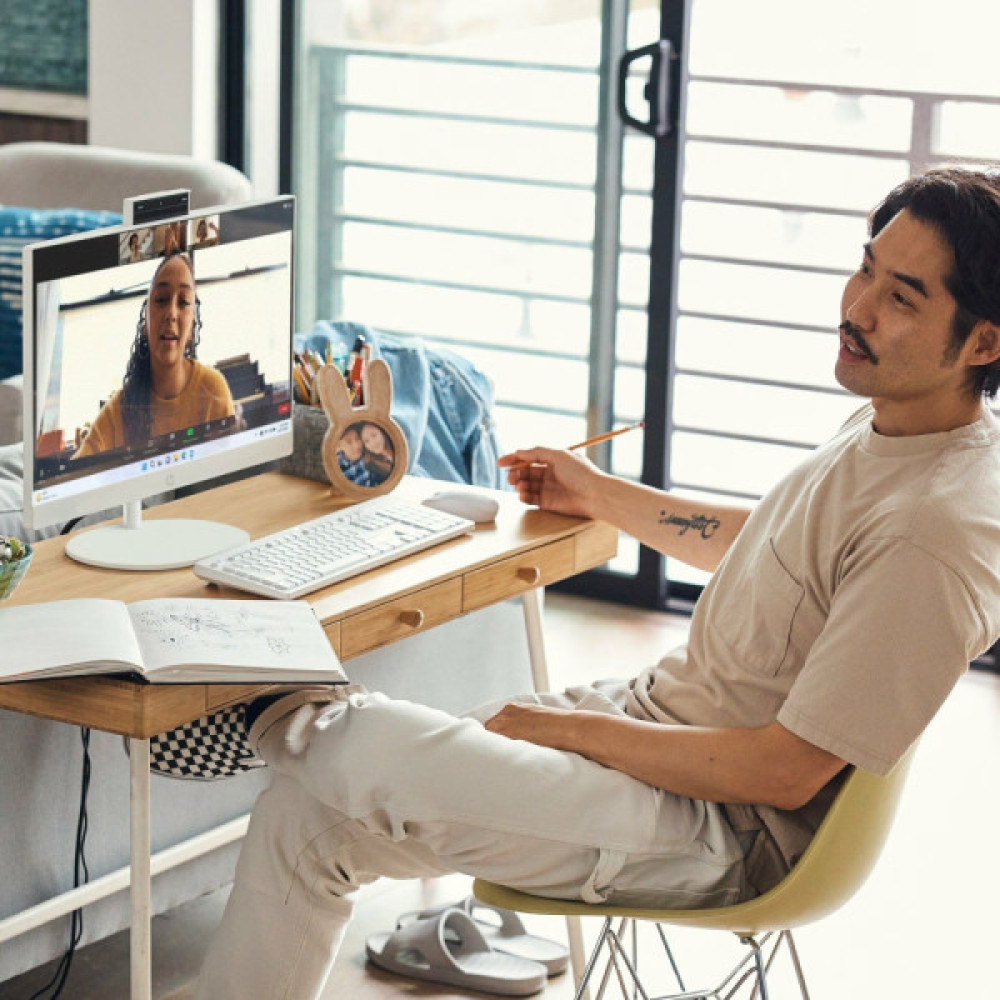 HP All-in-One 24-cr0002ua PC (9C9C2EA)