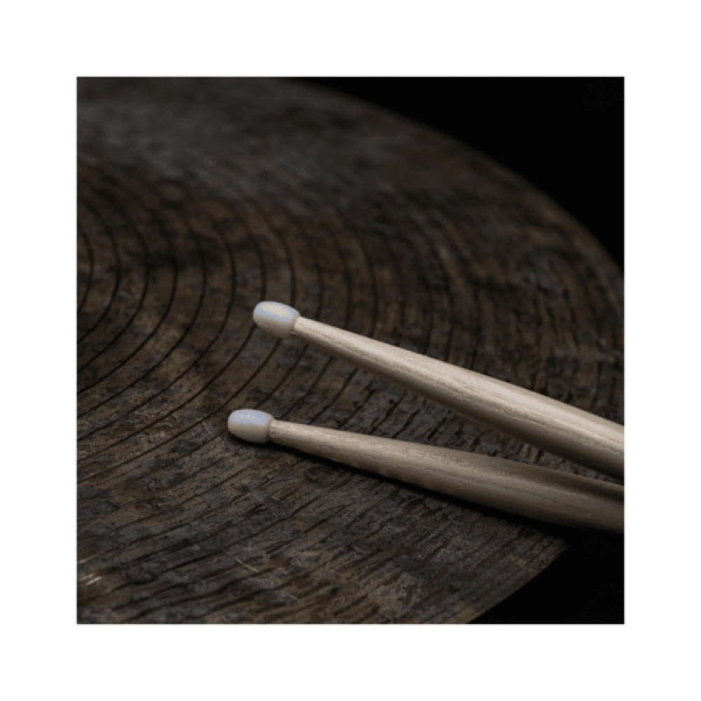 Барабанні палички Vic Firth 5AN American Classic Nylon Tip (232066)