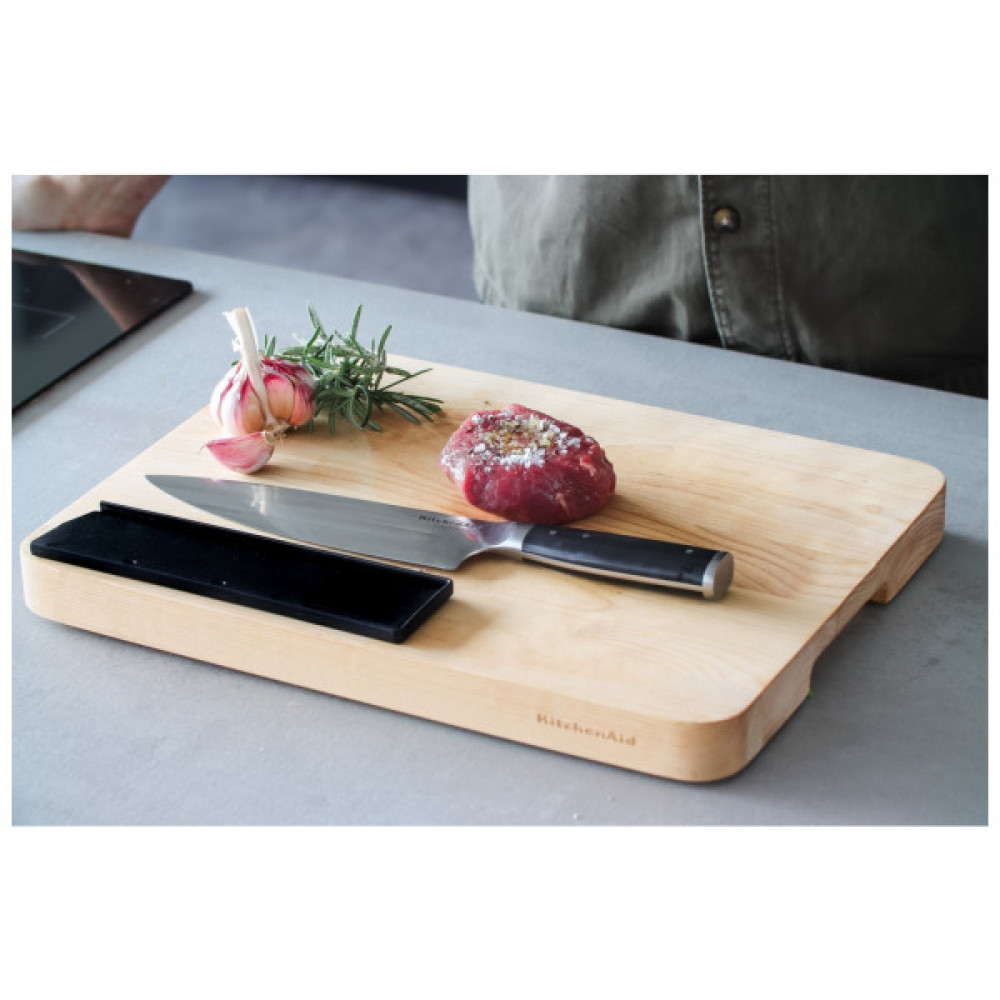 Кухонний ніж KitchenAid Coreline з захисним чохлом для леза, 20 см (KOG8IFSSOHOBA)