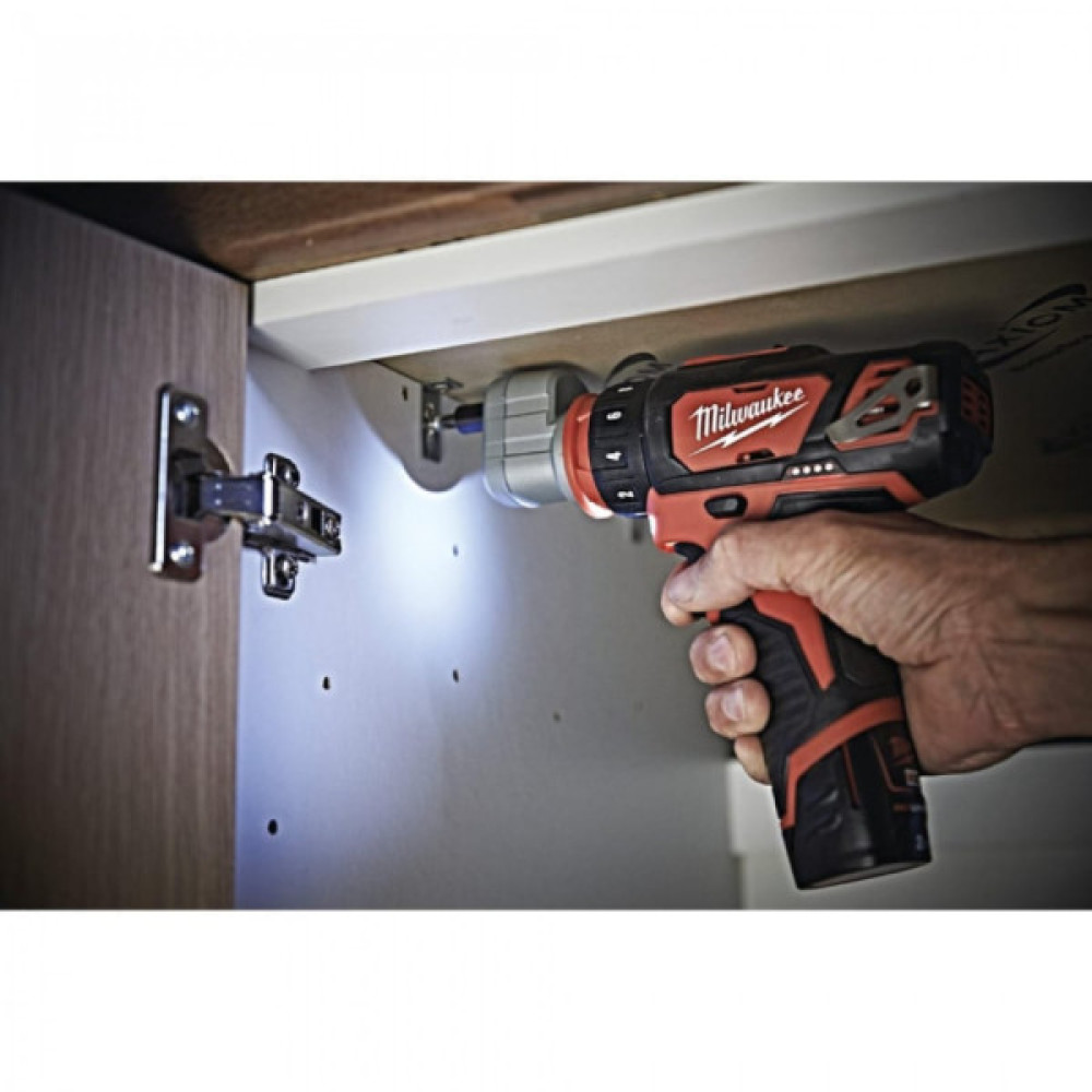 Шуруповерт Milwaukee M12 BDDXKIT-202C Li-Ion 2x2Ah, 3 насадки. (4933447836)