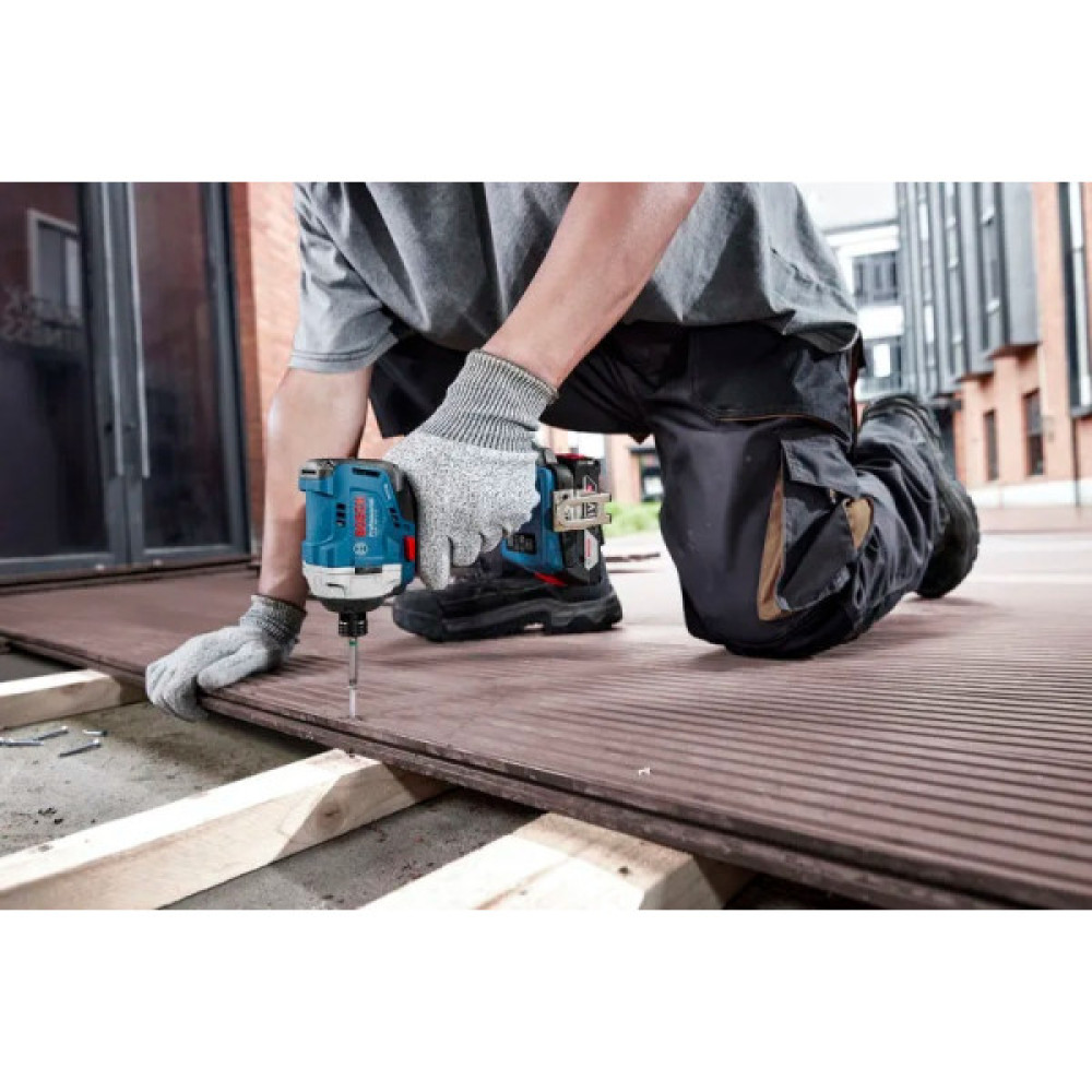 Гвинтоверт ударний акумуляторний Bosch Professional GDR 18V-215 18В 215Нм 3800об/хв M6-M16 1кг без АКБ та ЗП