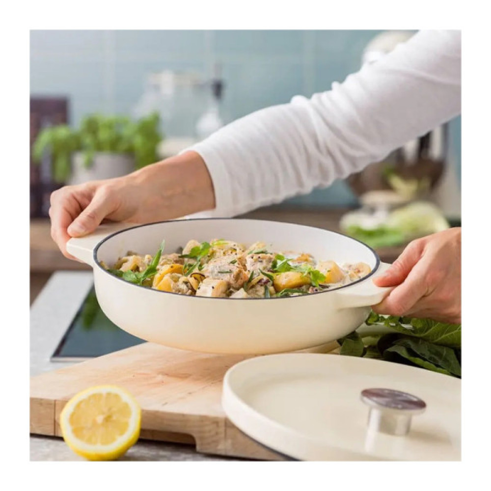 Сотейник KitchenAid Cast Iron чавунний з кришкою, 26 см, 2,77 л, мигдалевий крем (CC009010-001)
