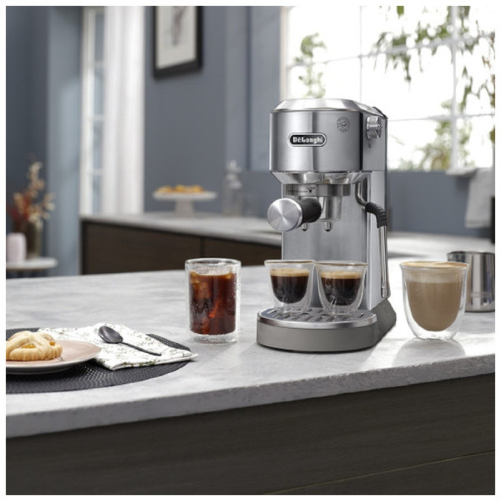 Ріжкова кавоварка еспресо DeLonghi EC 890.M