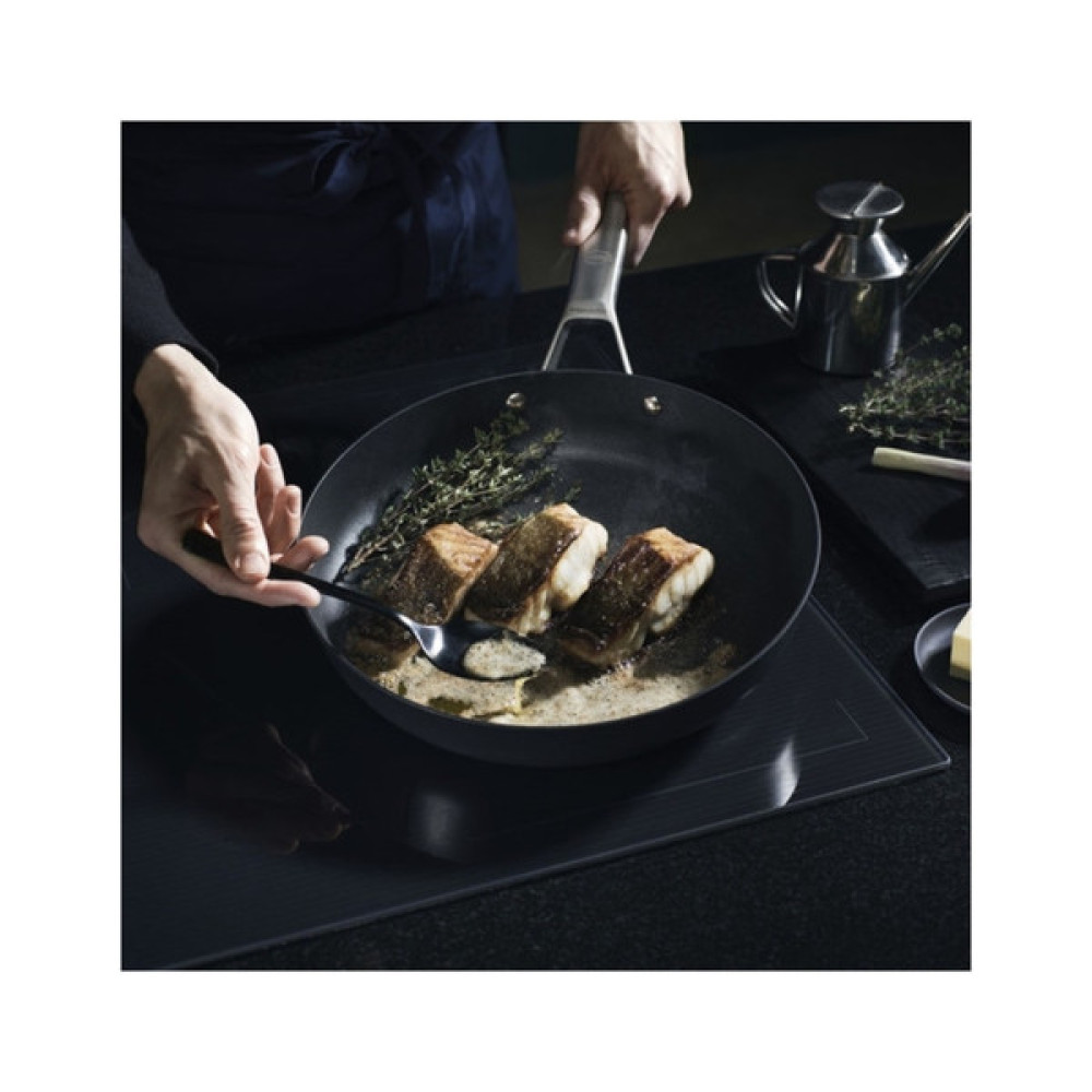 Сковорода Fiskars Taiten Optiheat 28 см (1066948)