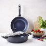Сотейник GreenPan Torino з кришкою 28 см, 4,2 л (CC001694-001) Сотейник GreenPan Torino з кришкою 28 см, 4,2 л (CC001694-001)