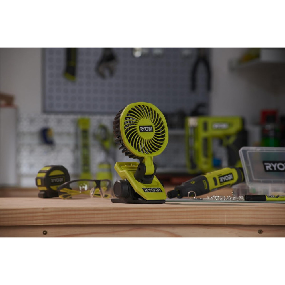 Вентилятор акумуляторний кліпса Ryobi USB Lithium RCF4-120G 4В акб 1х2А·год 3800об/хв обертання 325° поворот 180° 2 швидкості 0.29кг