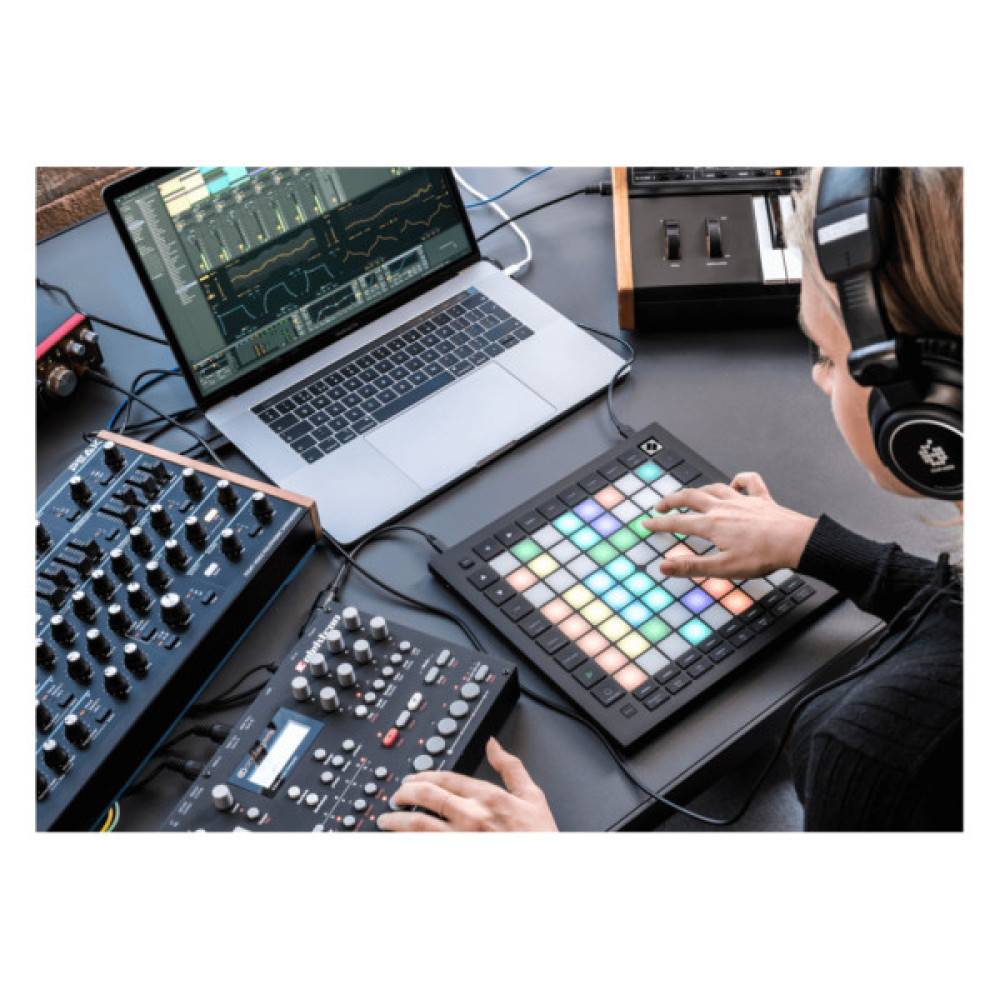 MIDI контролер Novation Launchpad Pro MK3 (229878)