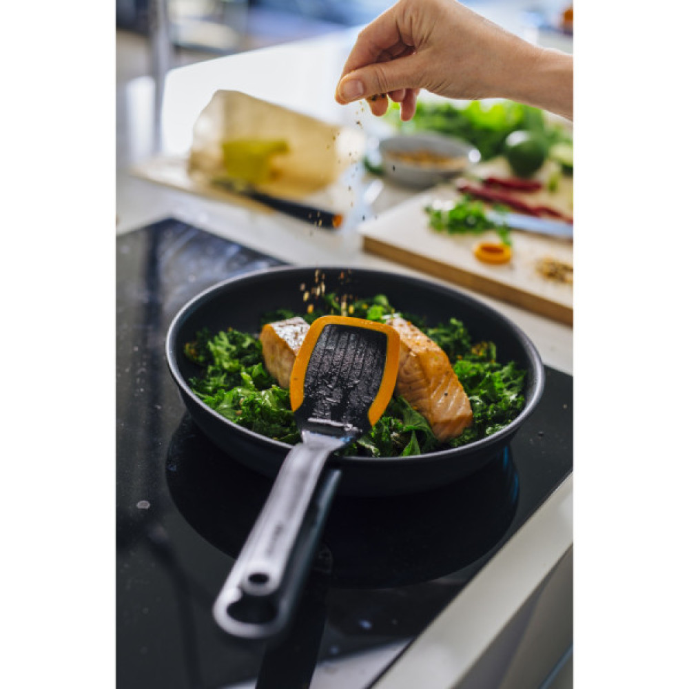 Лопатка кухонна Fiskars Functional Form, 37.3см, пластик, силікон, чорний (1027300)