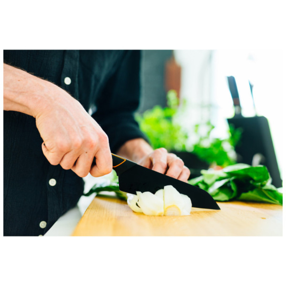 Кухонний ніж Fiskars Edge Santoku 17 см (1003097)