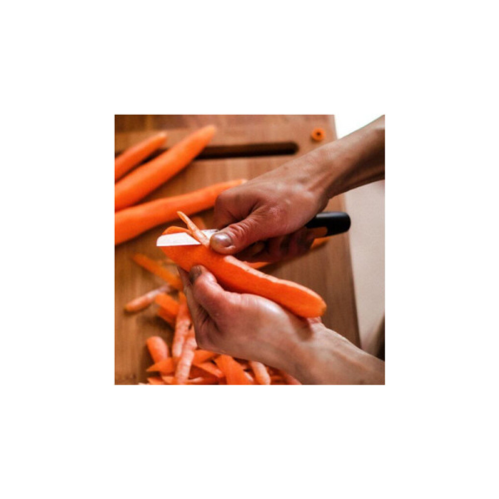 Кухонний ніж Fiskars Functional Form для овочів прямий 8 см (1057544)