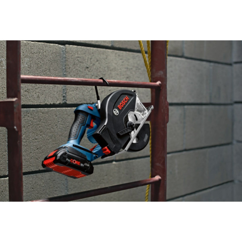 Пила дискова Bosch Professional GKM 18V-50 акумуляторна, 2х18В 5А·год, 136мм, 4250об·хв, 2.2кг