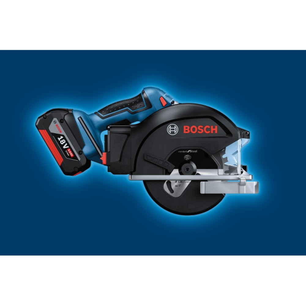 Пила дискова Bosch Professional GKM 18V-50 акумуляторна, 2х18В 5А·год, 136мм, 4250об·хв, 2.2кг