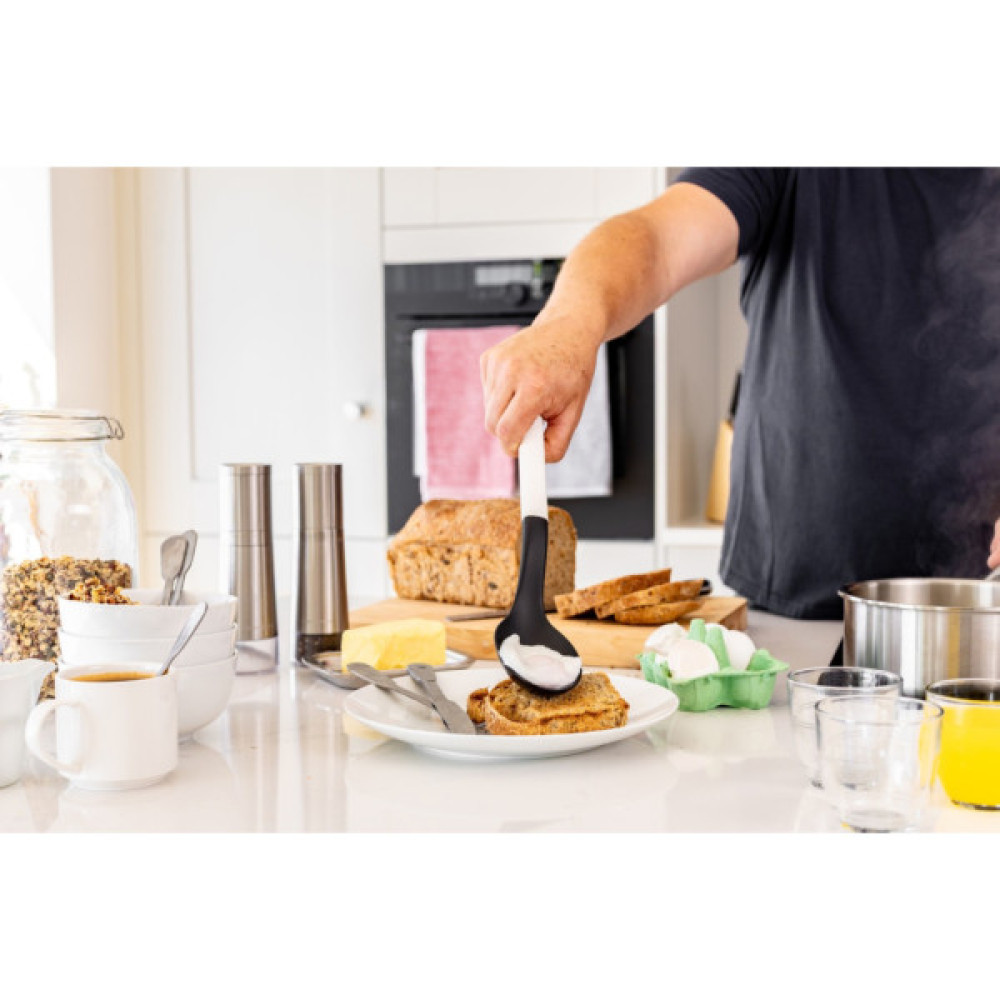 Ложка кухарська KitchenAid Classic для сервірування з прорізами 34 см білий (KHA004OHPNG)