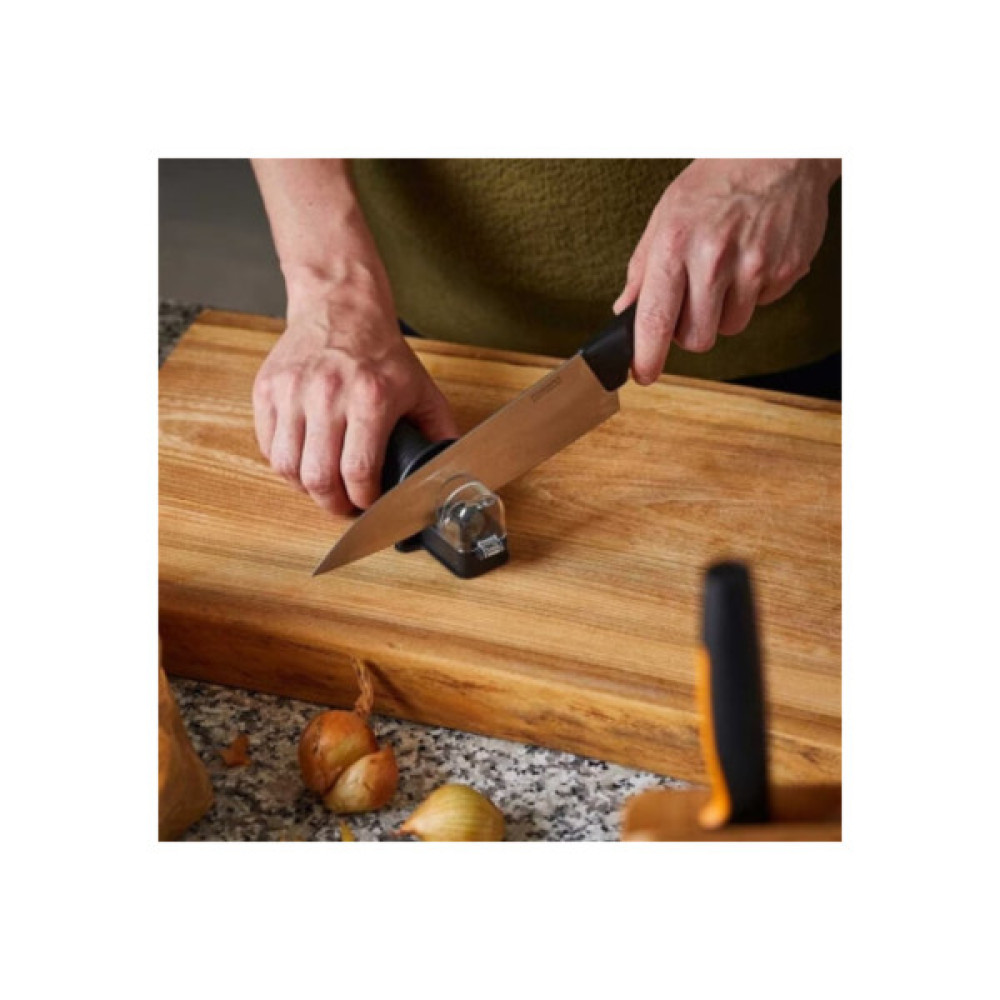 Точило для ножів Fiskars Essential (1065598)