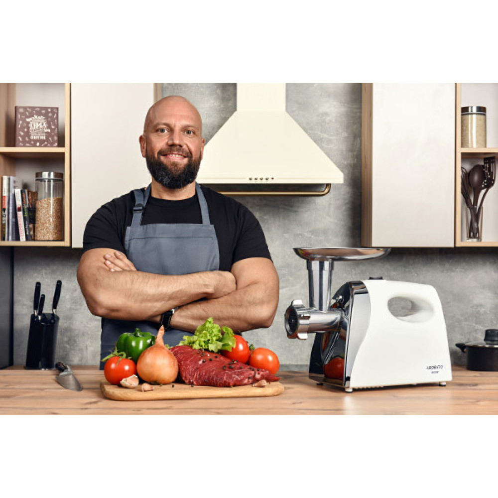 М'ясорубка ARDESTO, 1800Вт, 2кг/хв, 3 решітки, насадка для ковбас, кеббе, томатів, пластик, біло-сріблястий