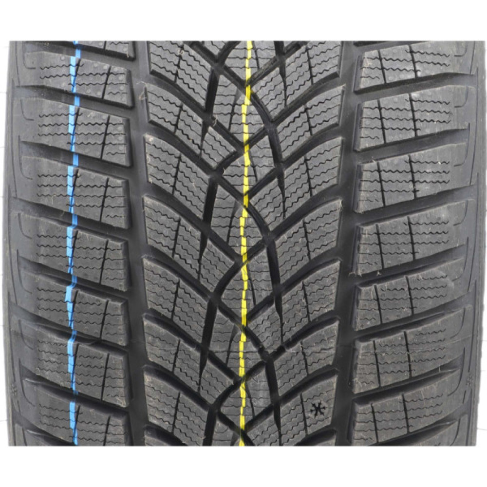 Шина Goodyear Ultra Grip Performance+ 235/50R17 100V XL FP