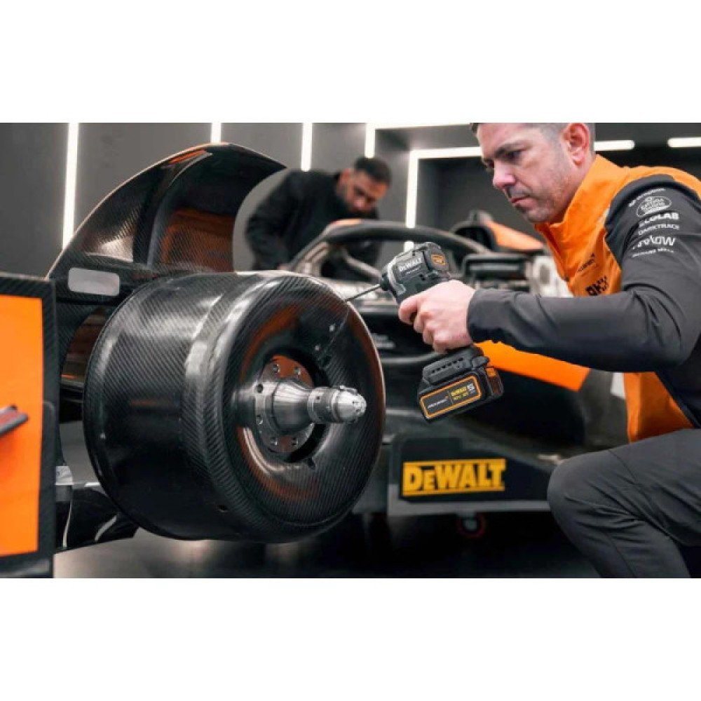 Набір із двох акумуляторних інструментів DeWalt McLaren F1 TEAM LIMITED EDITION 18В XR дриль-шурупокрут DCD85 шурупокрут акумуляторний DCF85 акб 2х5А·год ЗП кейс 6.5кг