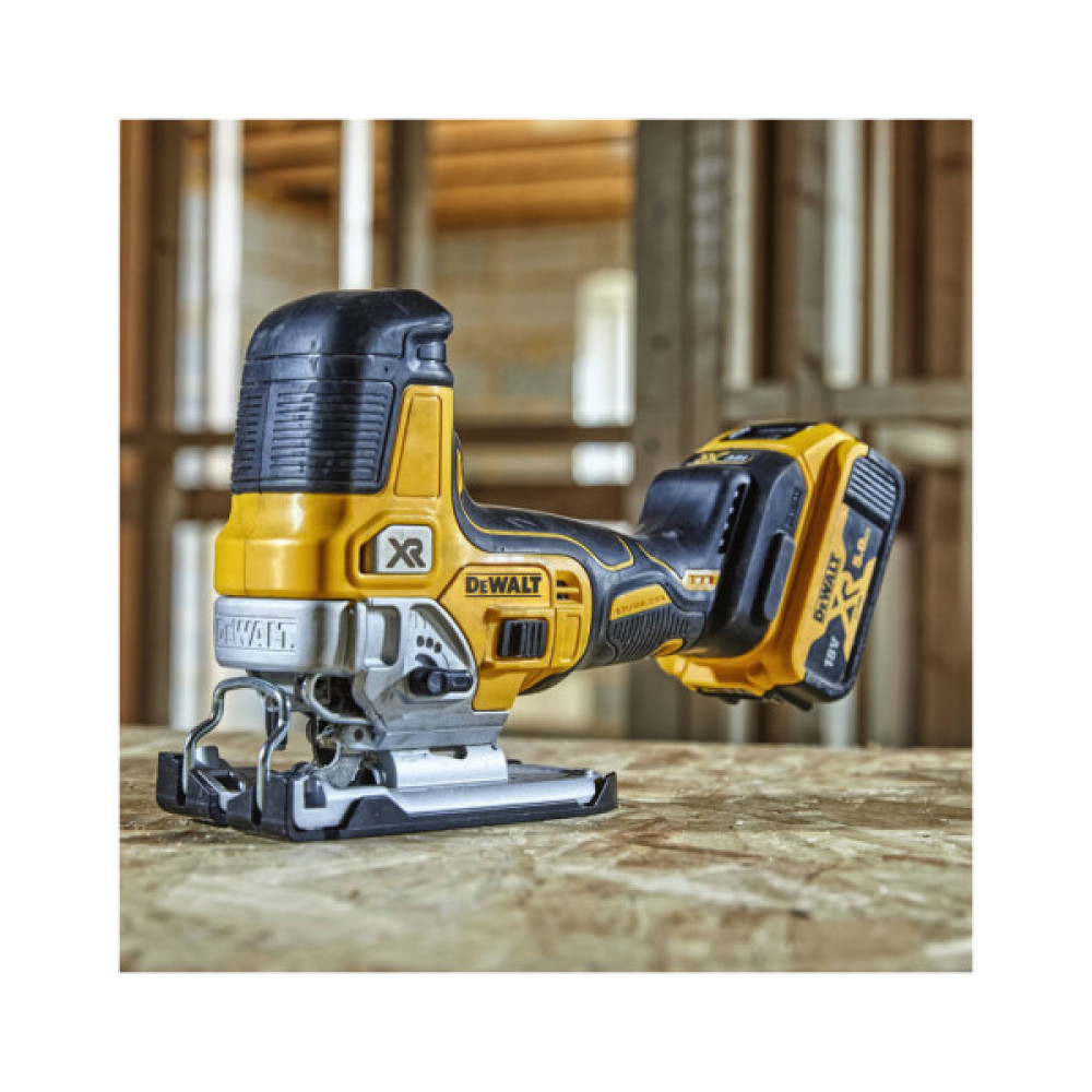 Електролобзик DeWALT 18В XR Li-lon, 1000 - 3200 ход/хв, TSTAK (без АКБ та ЗП) (DCS335NT)