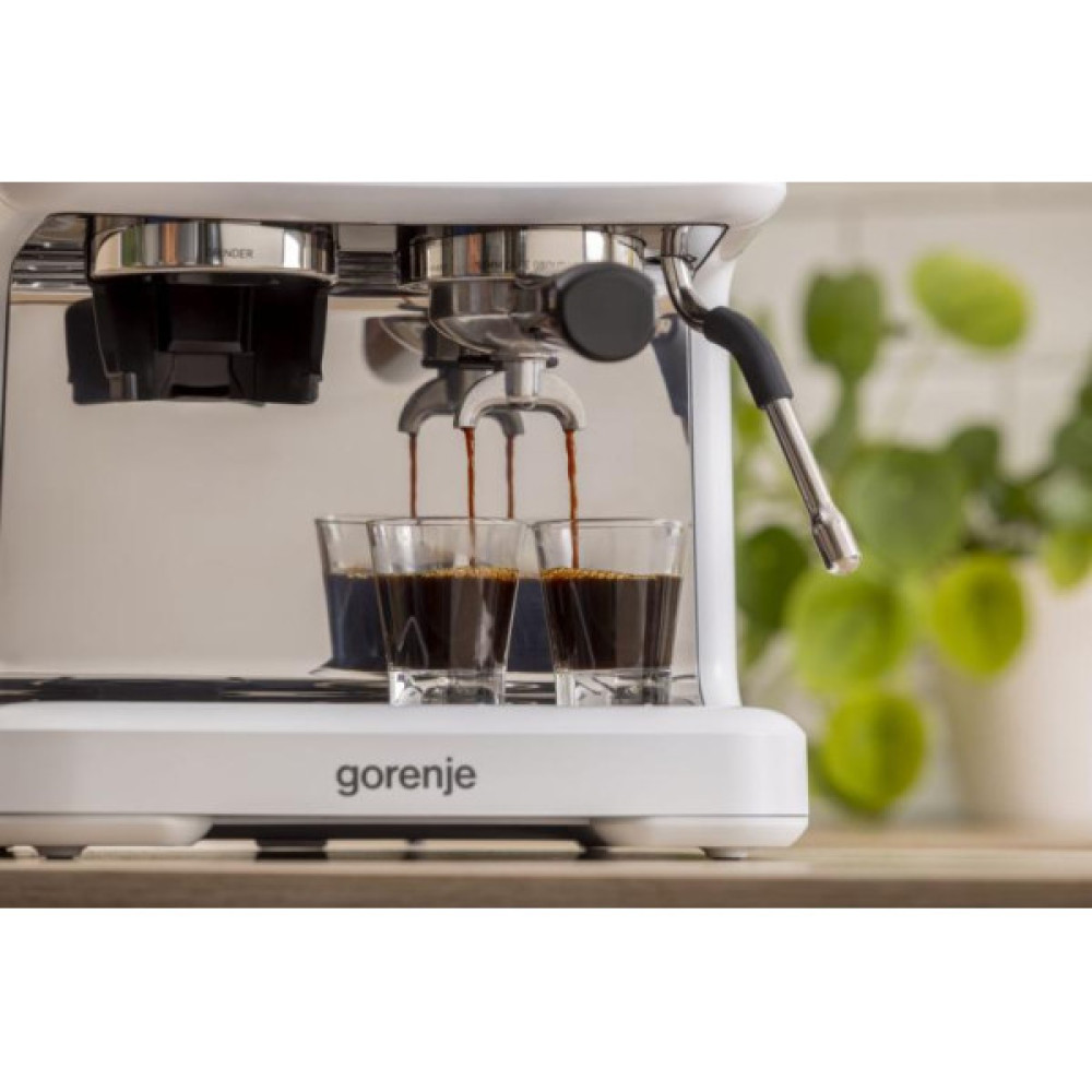 Кавоварка Gorenje ріжкова 2.5л, кавомолка 0,25л, капучинатор, кнопочне керування, білий
