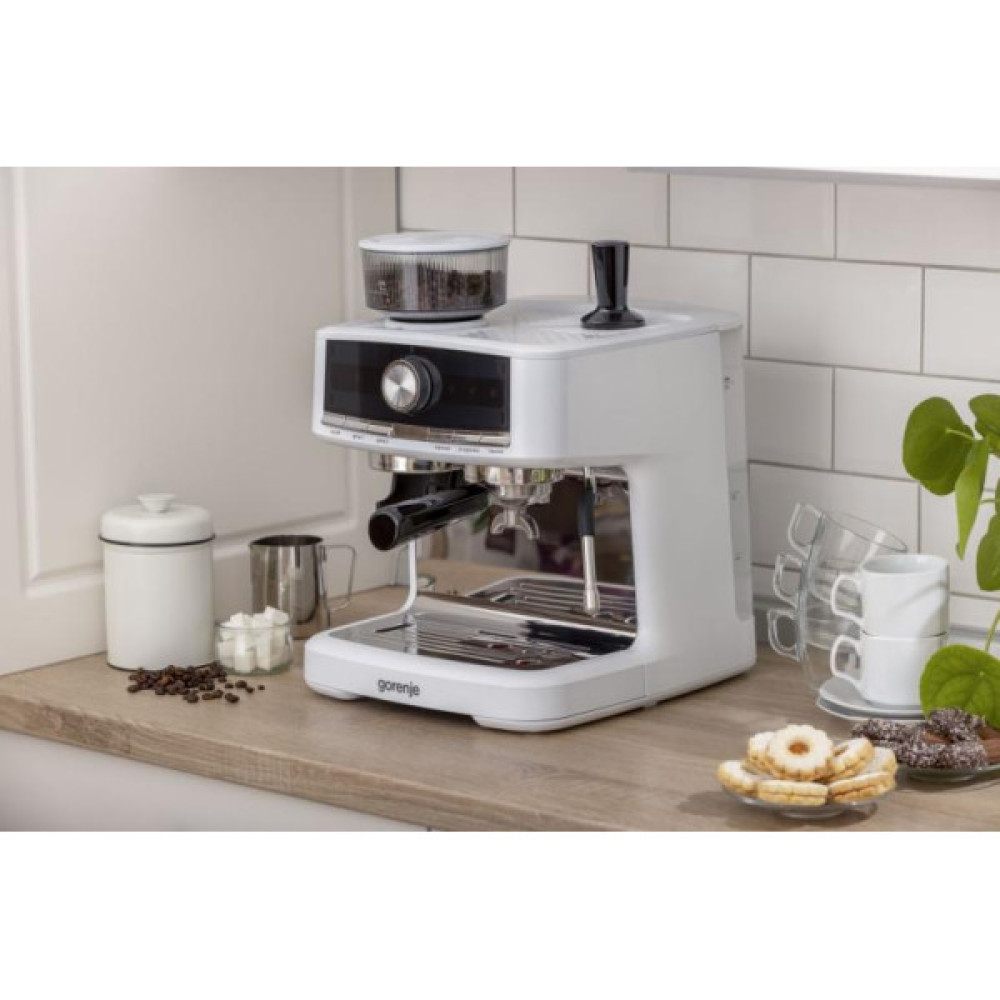 Кавоварка Gorenje ріжкова 2.5л, кавомолка 0,25л, капучинатор, кнопочне керування, білий