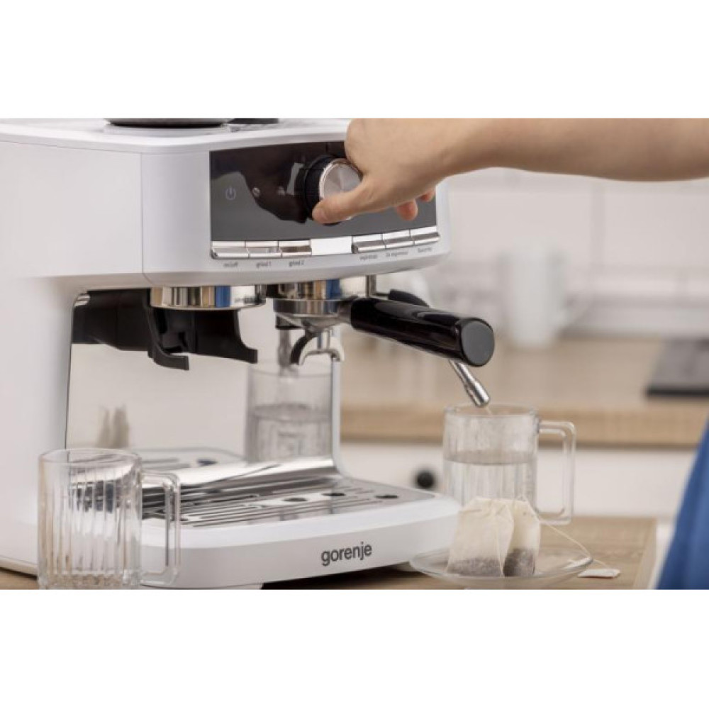 Кавоварка Gorenje ріжкова 2.5л, кавомолка 0,25л, капучинатор, кнопочне керування, білий