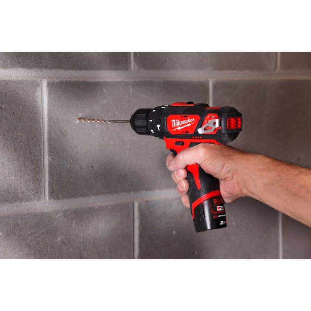 Шурупокрут-дриль акумуляторний Milwaukee M12 BPD-202C 12В 2х2А·год 30Нм 0·1500об·хв ЗП C12C жилет кейс 1.2кг
