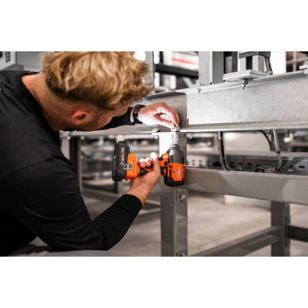 Гайковерт ударний Neo Tools Energy+ 18В безщітковий 2400об·хв 850Нм 1/2" 3 швидкості 1.8кг без АКБ та ЗП