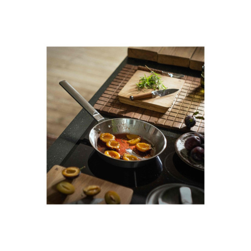 Сковорода Fiskars Norden без покриття 24 см (1067628)