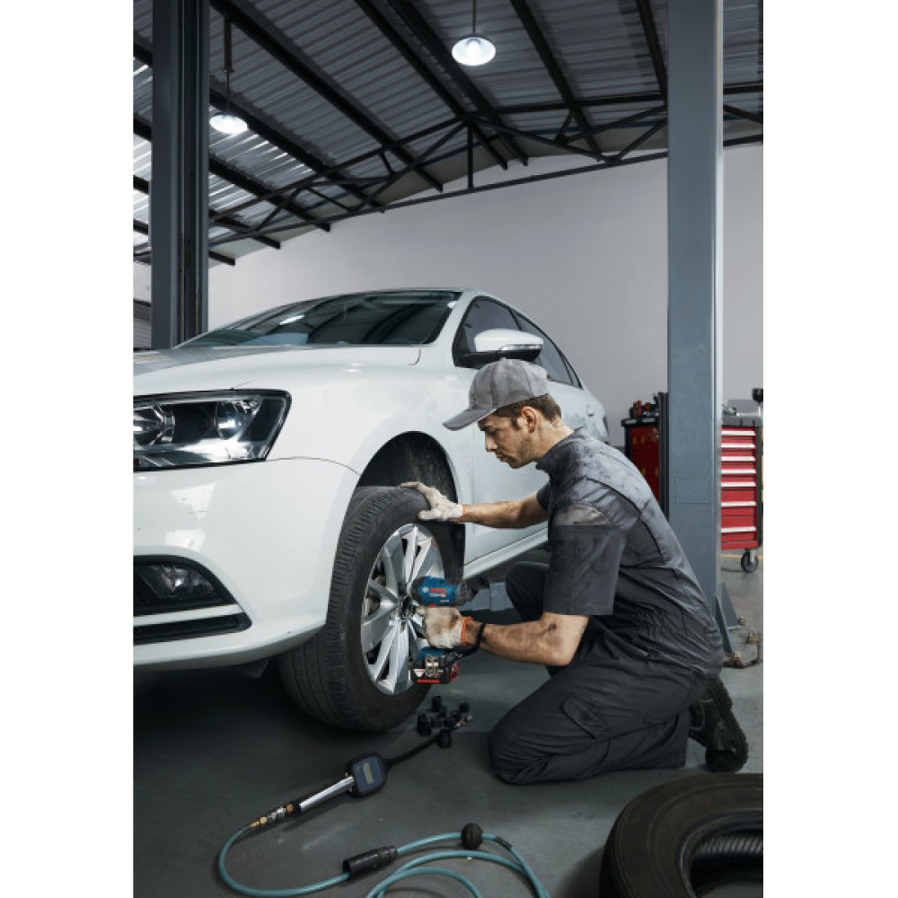 Гайковерт ударний Bosch Professional GDS 18V-400 18В 2х5.0А·год 2500об·хв 400Нм кейс 1.87кг