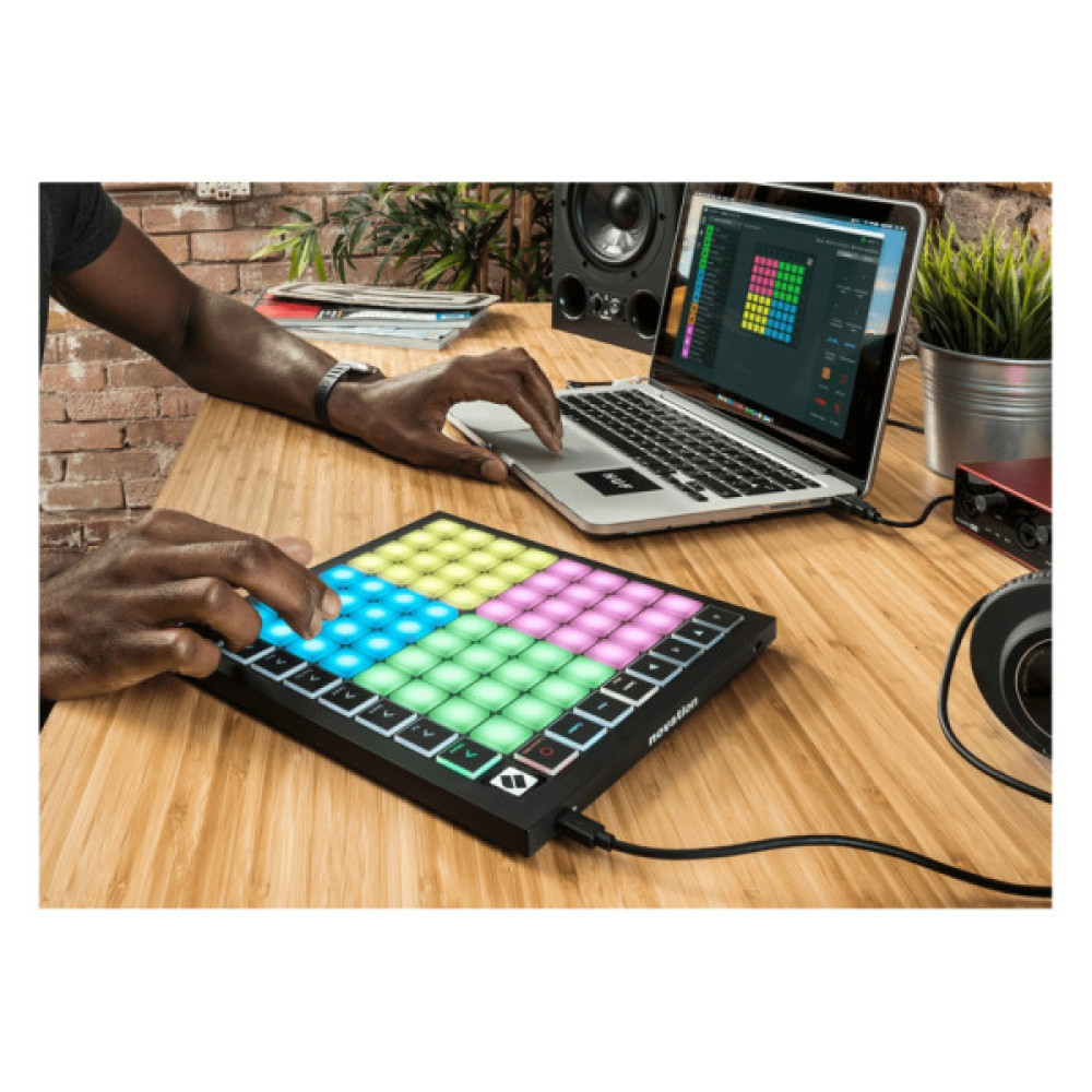 MIDI контролер Novation Launchpad X (229427)