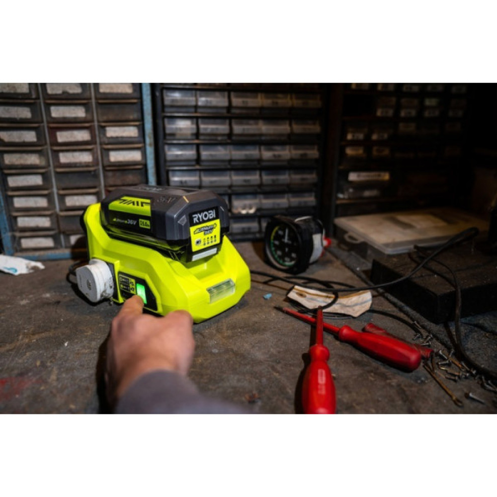 Інвертор напруги акумуляторний Ryobi Max Power RY36BI300A-0 36В 300/500Вт розетка 1х220В роз'єм 1хUSB 1хType-C 0.85кг без АКБ та ЗП