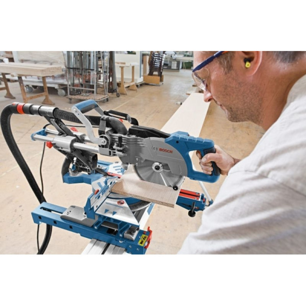 Пила торцювальна Bosch Professional GCM 8 SJL 1600Вт диск 216мм 17.3кг