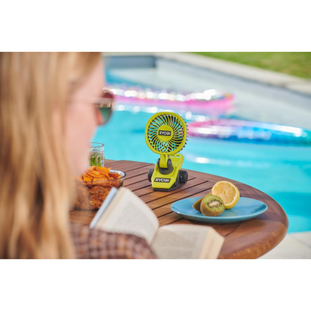 Вентилятор акумуляторний кліпса Ryobi USB Lithium RCF4-120G 4В акб 1х2А·год 3800об/хв обертання 325° поворот 180° 2 швидкості 0.29кг