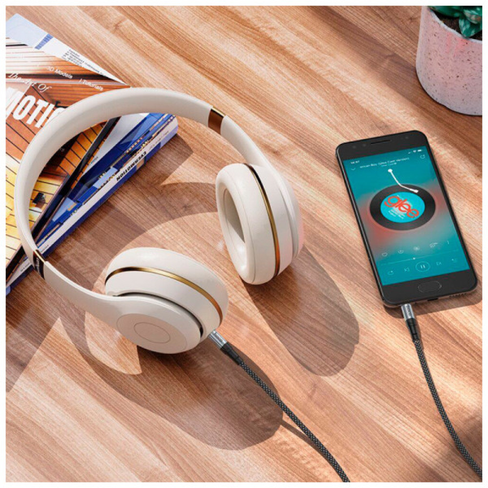 Кабель мультимедійний 3.5mm M to 3.5mm M 1.0m Black HOCO (6942007608800)