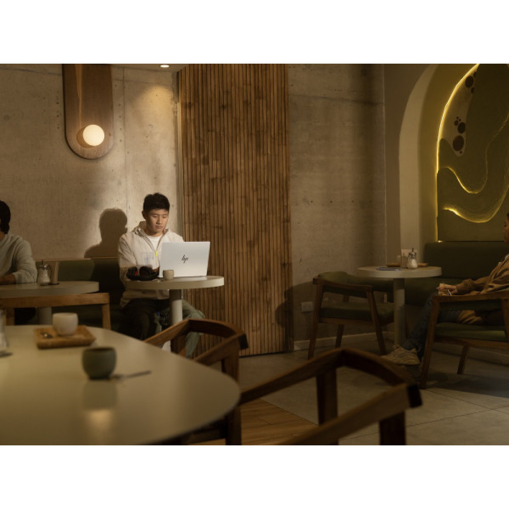 Ноутбук HP OmniBook 7 14-fs0000ua 14" WUXGA IPS AG, Intel 5-220H, 24GB, F1TB, UMA, Win11P, сріблястий