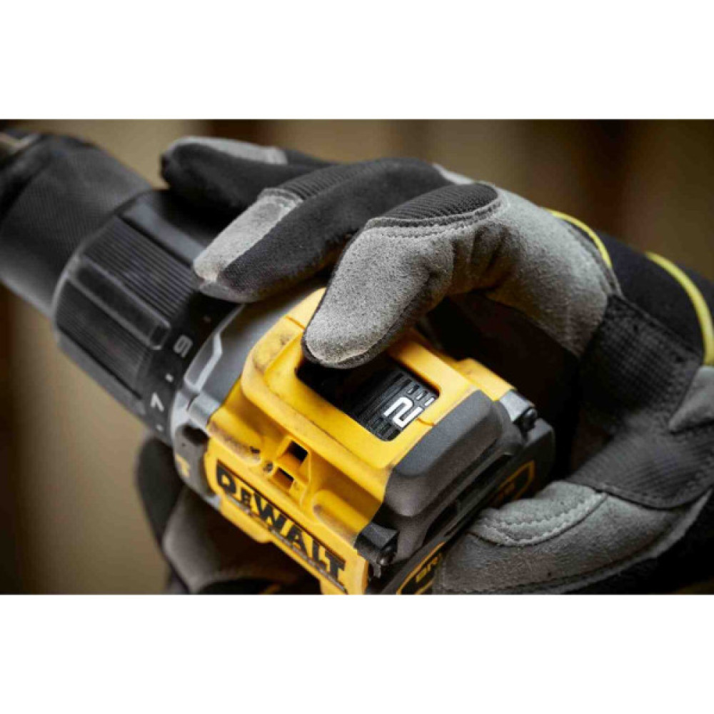 Шуруповерт DeWALT XR Li-Ion 18V, 74 Нм, 0-450/0-1650 об/хв, 1.17 кг (без АКБ та ЗП) (DCD799N)