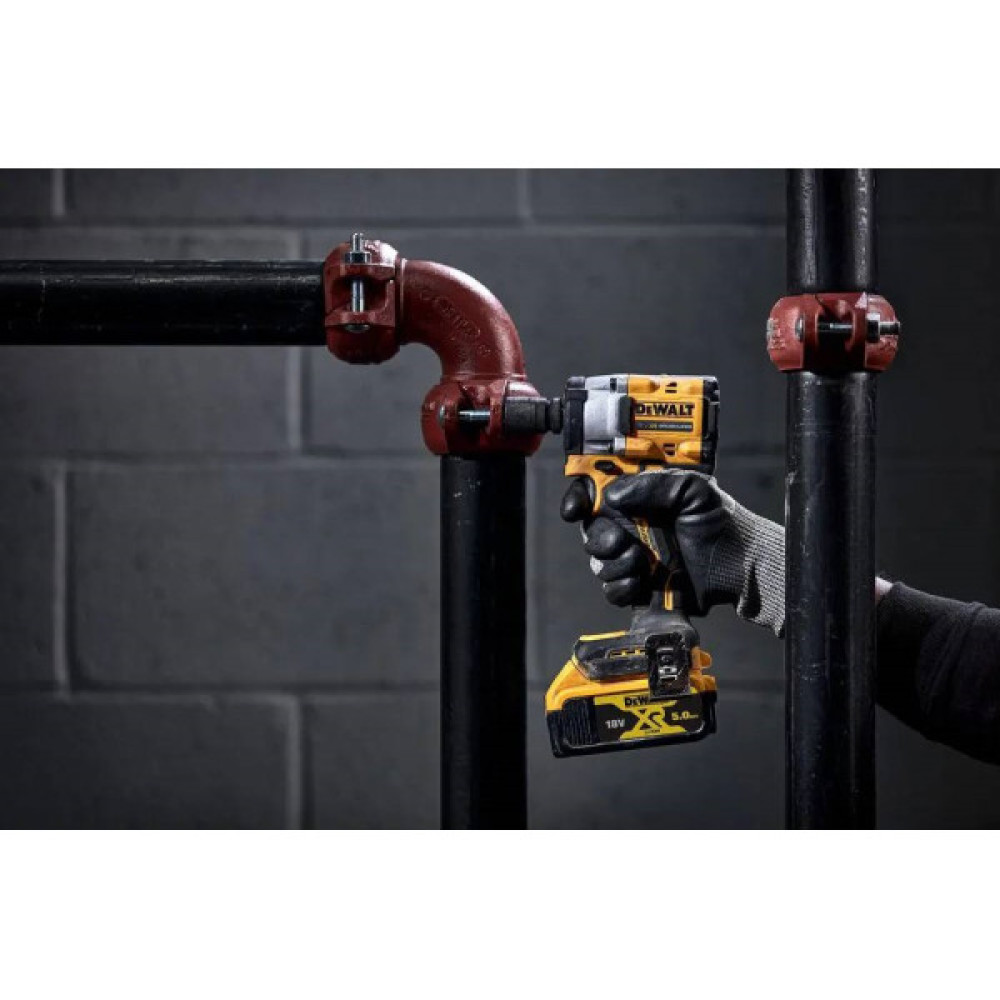 Гайковерт ударний DeWalt XR Li-Ion безщітковий 18В 610Нм 2500об·хв 3550уд/хв 1/2" 1.1кг без АКБ і ЗП