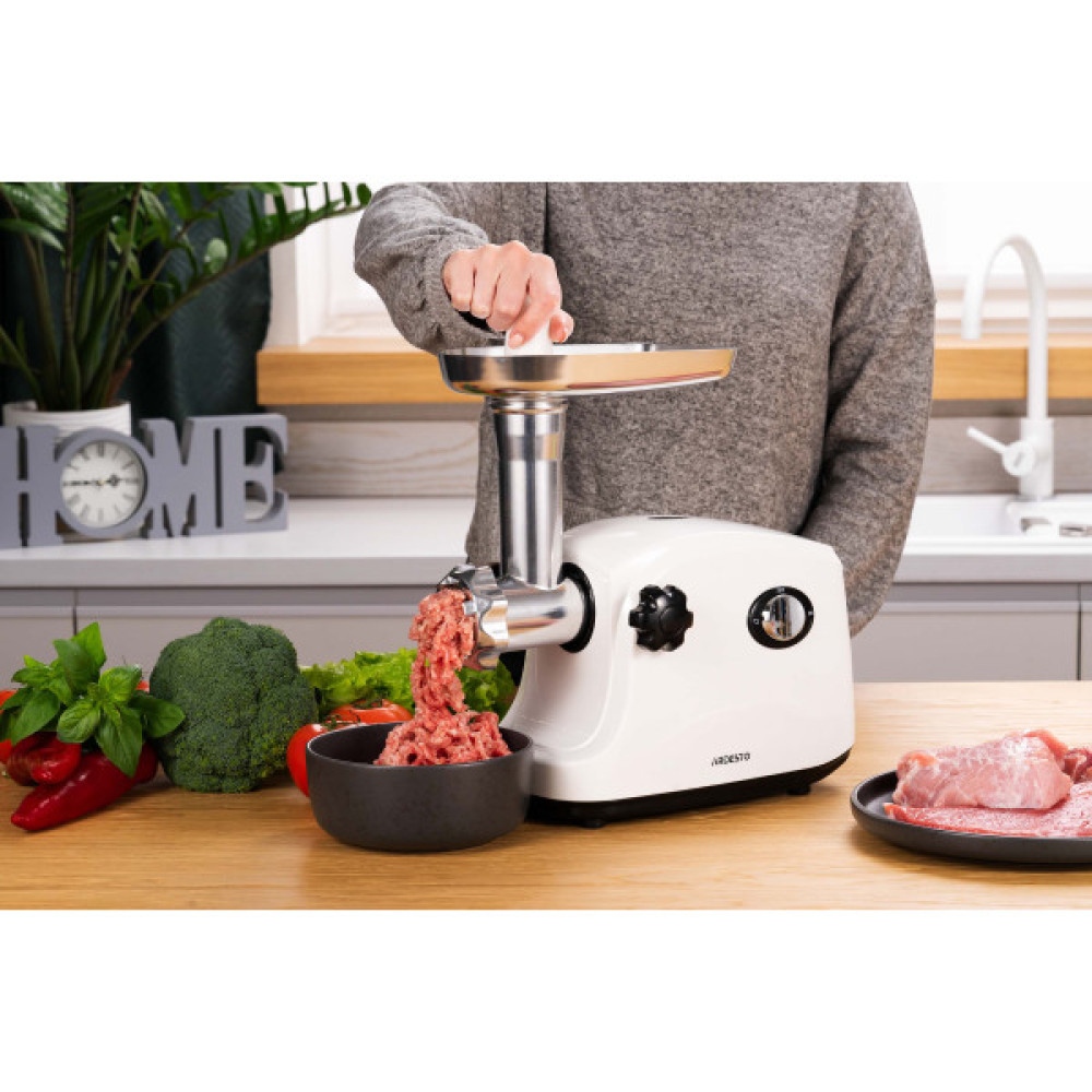 М'ясорубка ARDESTO, 1600Вт, 1.6кг/хв, 3 решітки, насадка для ковбас, кеббе, пластик, білий