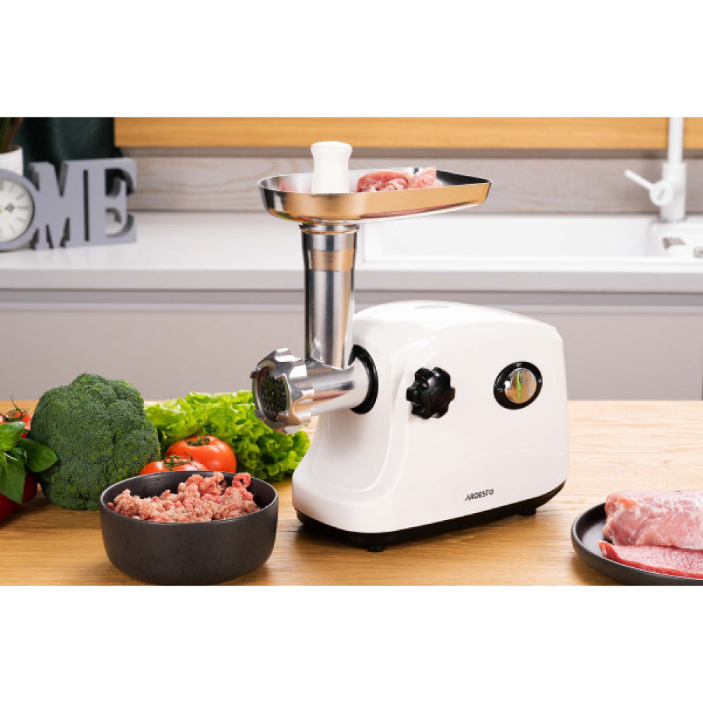 М'ясорубка ARDESTO, 1600Вт, 1.6кг/хв, 3 решітки, насадка для ковбас, кеббе, пластик, білий