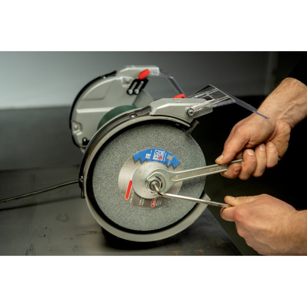 Верстат заточувальний Metabo DSD 200 PLUS 750Вт коло 200x25 2980об/хв 17.8кг