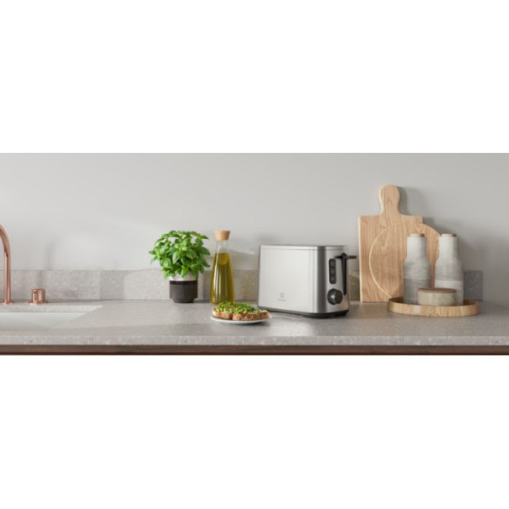 Тостер Electrolux 800Вт, дисплей, метал