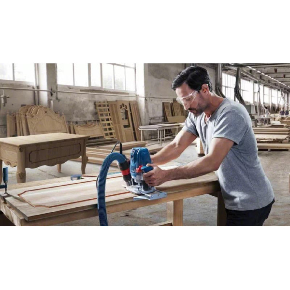 Фрезер Bosch Professional GOF 130 1300Вт цанга 6 та 8мм 11000-28000об/хв 3.5кг