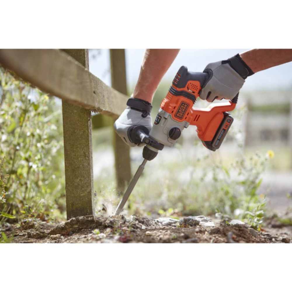 Перфоратор Black&Decker SDS-Plus,18 В, 2Ah, 1.2 Дж, 3 режими, сумка, 2.2 кг (BCD900D1S)