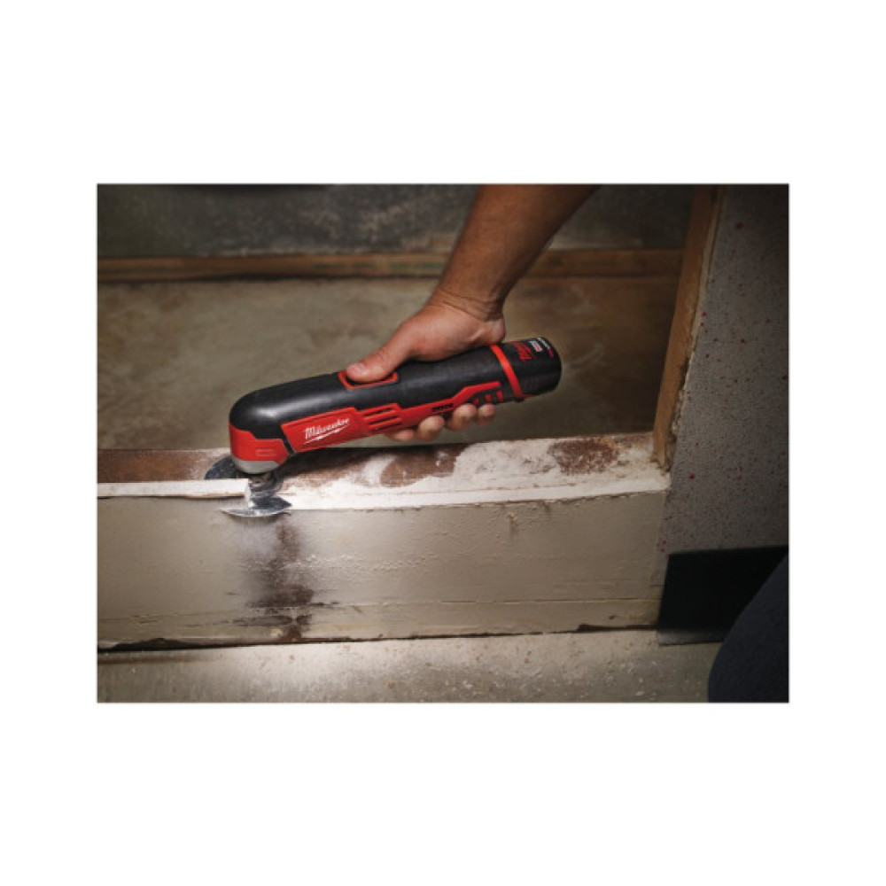 Реноватор Milwaukee C12 MT-402B Li-Ion, 2x4Ah, сумка (4933441705)